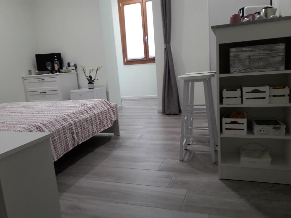 מלון מנדלו דל לאריו Casa Liberty מראה חיצוני תמונה