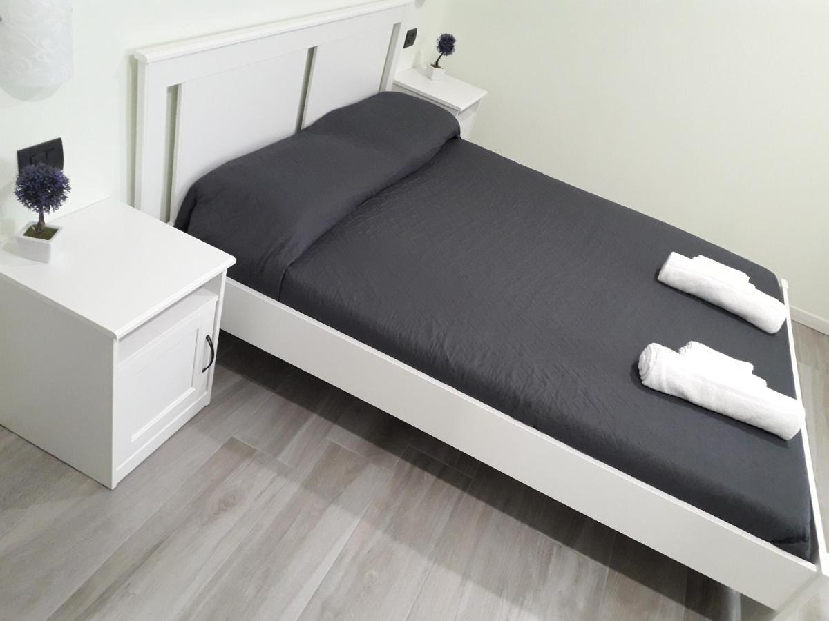 מלון מנדלו דל לאריו Casa Liberty מראה חיצוני תמונה