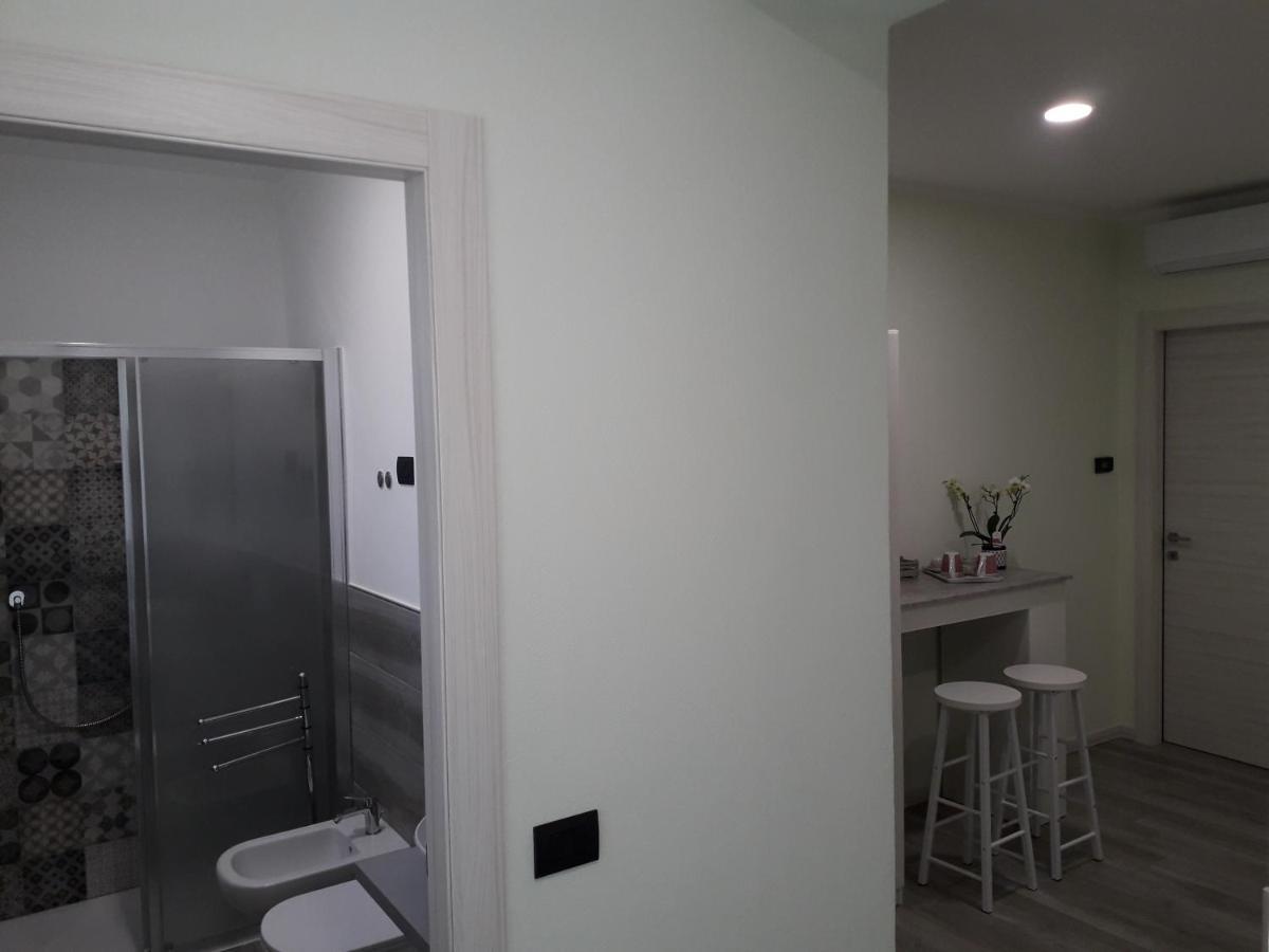 מלון מנדלו דל לאריו Casa Liberty מראה חיצוני תמונה