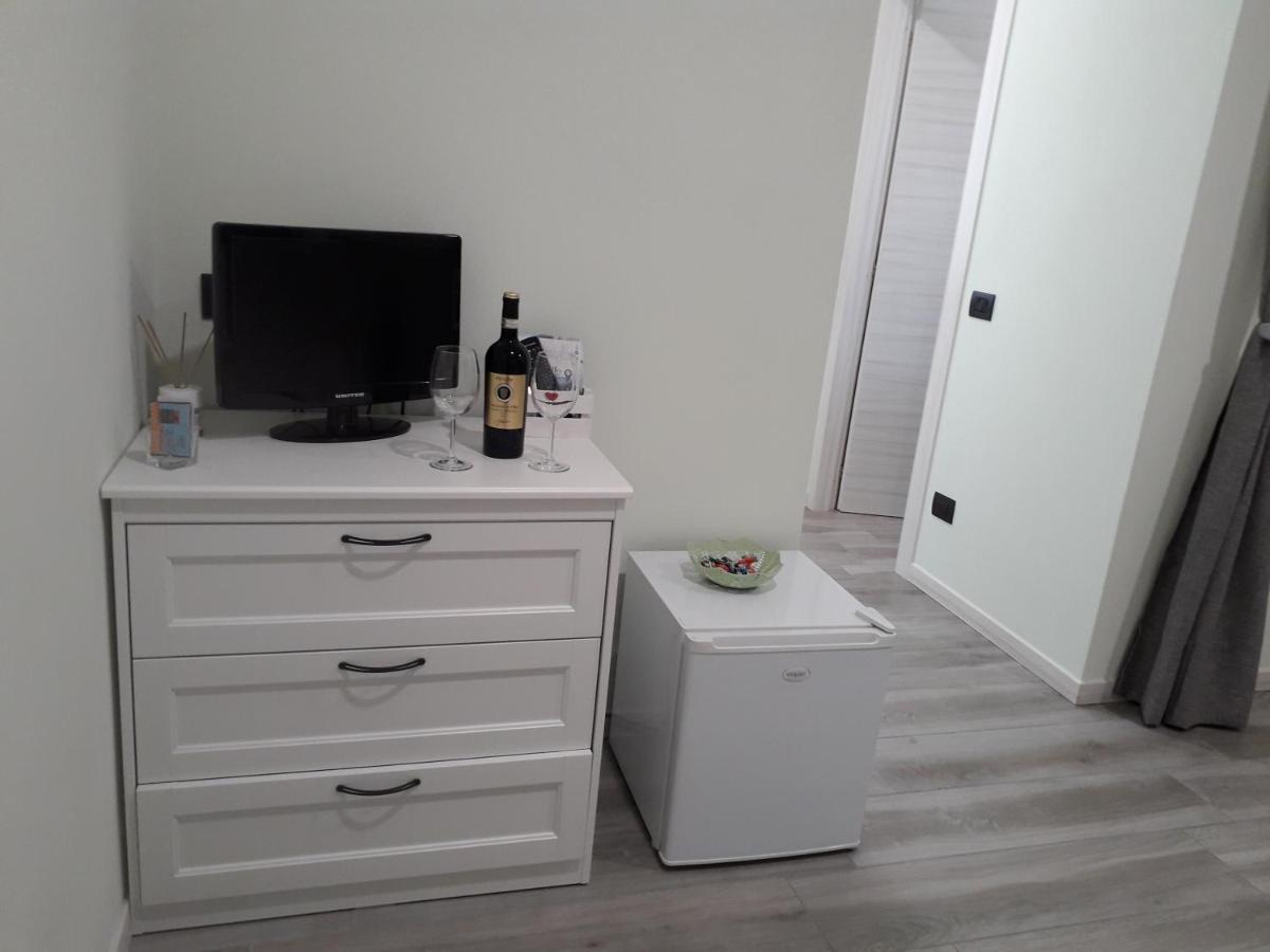 מלון מנדלו דל לאריו Casa Liberty מראה חיצוני תמונה