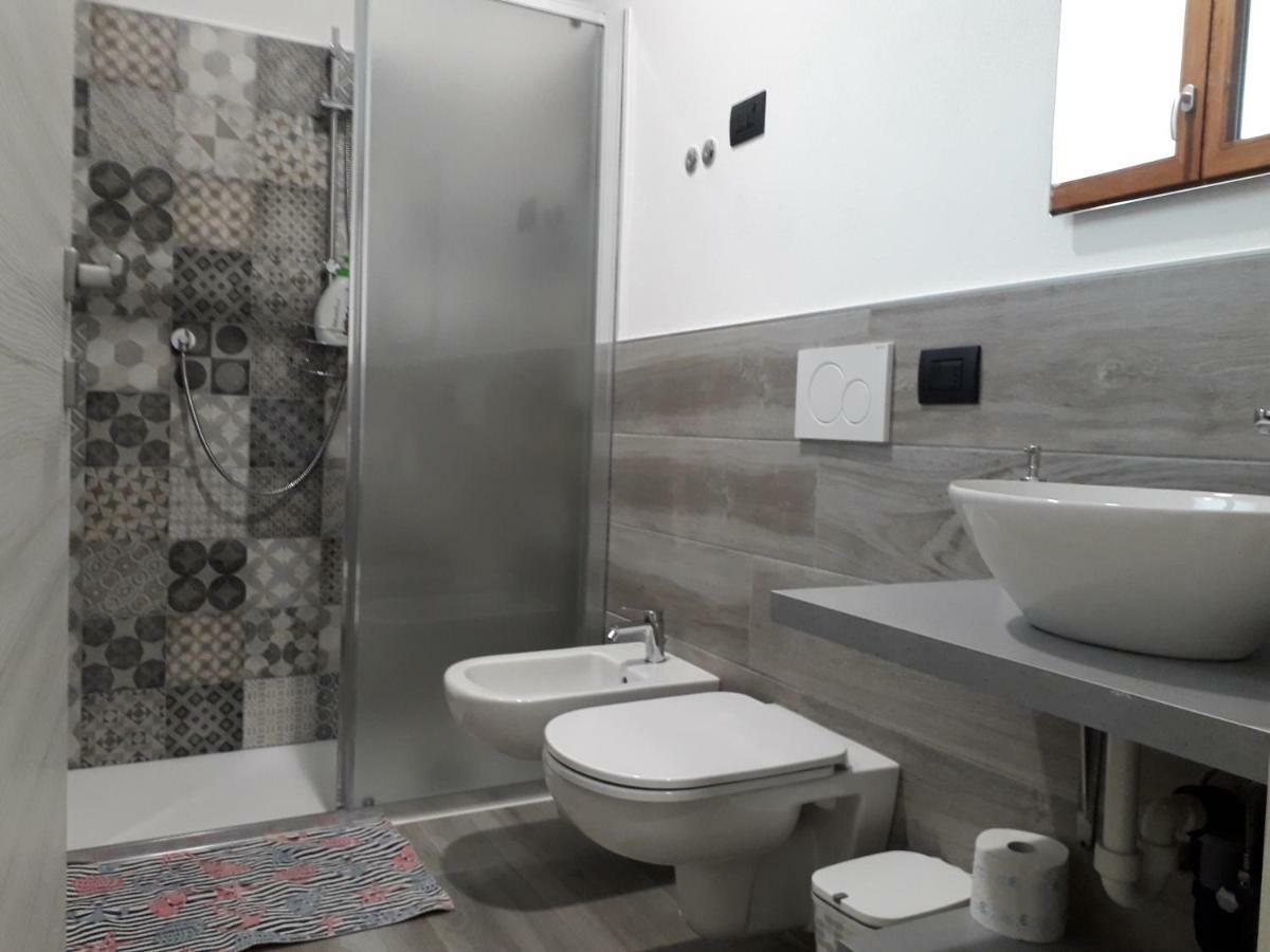 מלון מנדלו דל לאריו Casa Liberty מראה חיצוני תמונה
