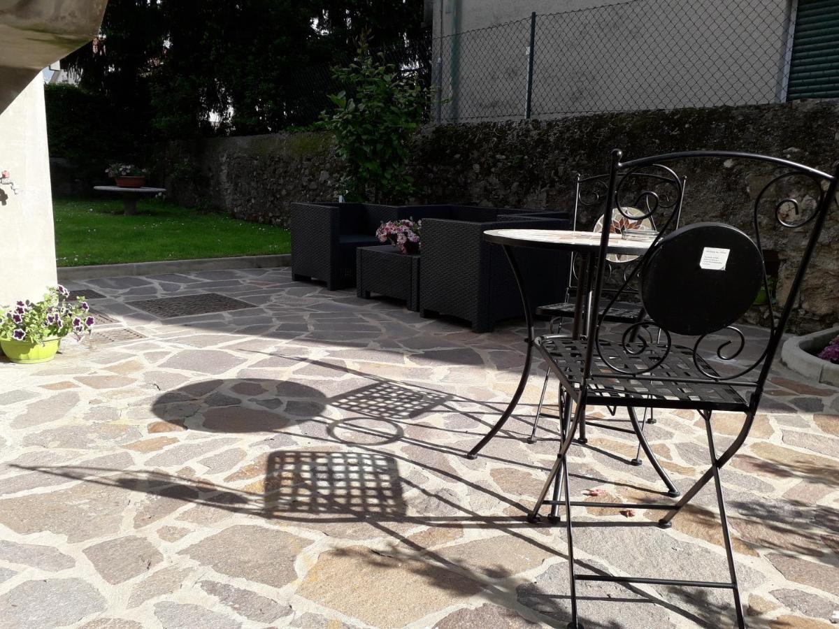 מלון מנדלו דל לאריו Casa Liberty מראה חיצוני תמונה