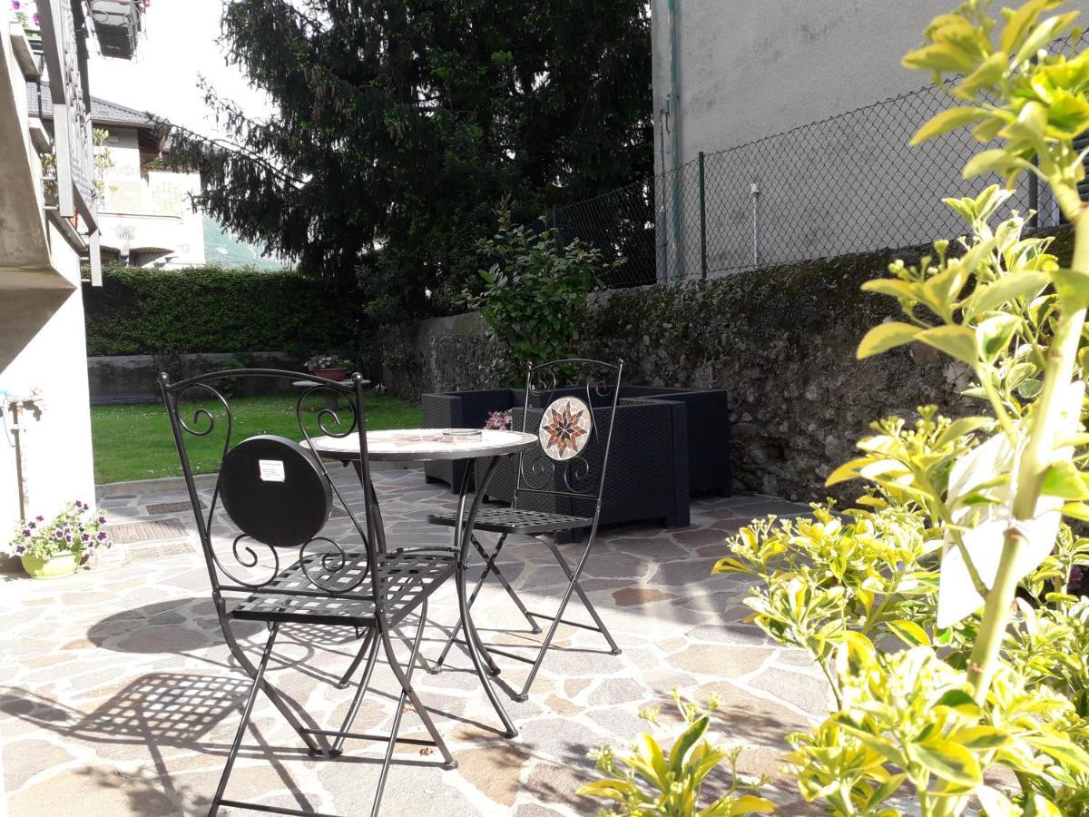 מלון מנדלו דל לאריו Casa Liberty מראה חיצוני תמונה